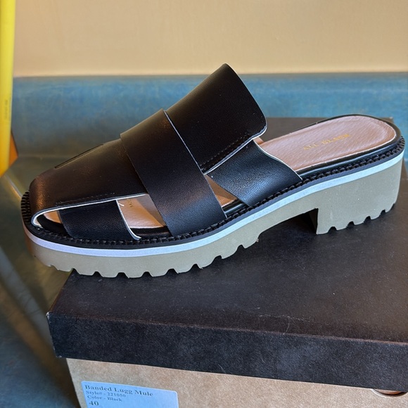 All Black Lugg Mule New in box sizes 40 (9) color is Black - Picture 8 of 9